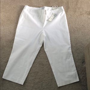 Charter Club White Capris Size 16W